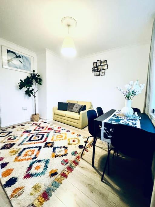Spacious 3 Bedroom Flat Appartamento
