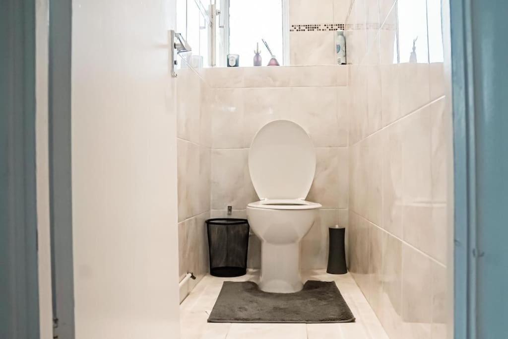 Spacious 3 Bedroom Flat Appartamento Londra