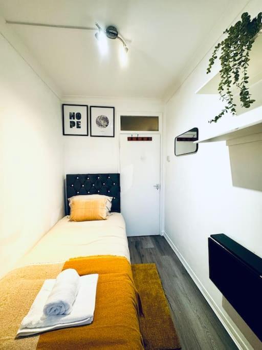 Appartamento Spacious 3 Bedroom Flat Londra