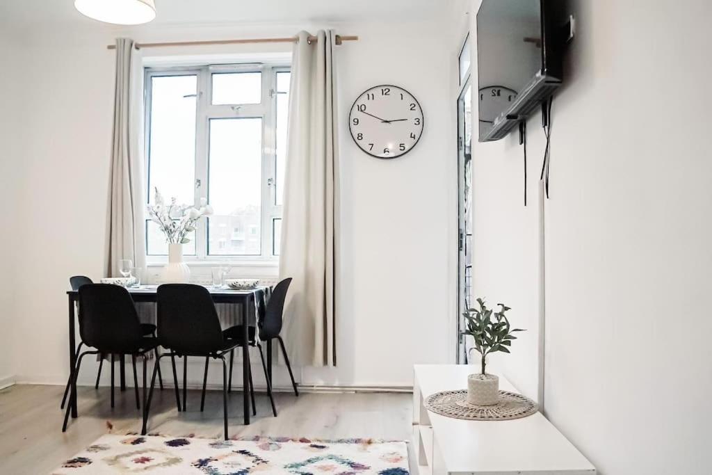 Spacious 3 Bedroom Flat Appartamento *