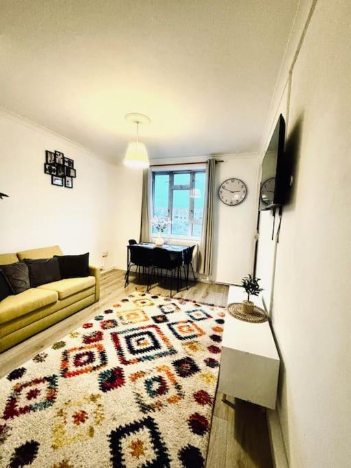 Spacious 3 Bedroom Flat Londra