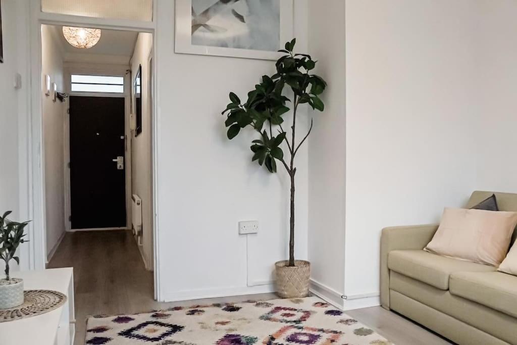 Spacious 3 Bedroom Flat Appartamento Londra