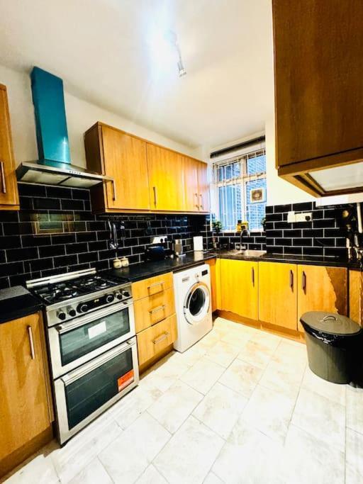 Appartamento Spacious 3 Bedroom Flat *