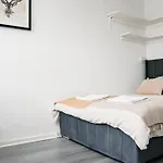 Spacious 3 Bedroom Flat
